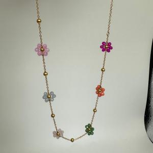 Faceted Bead Flower Necklace - Very Pretty