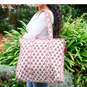 CRIMSON BLOOM QUILTED TOTE BAG