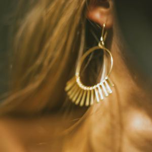 Fan gold earrings