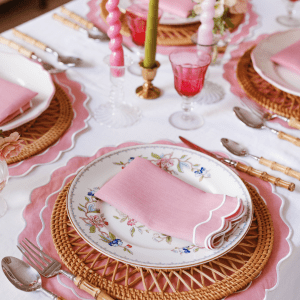 Set of 4 - Linen Scalloped Edged Napkins - Pink