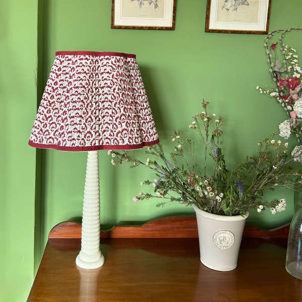 Athena Ivory gloss lampbase