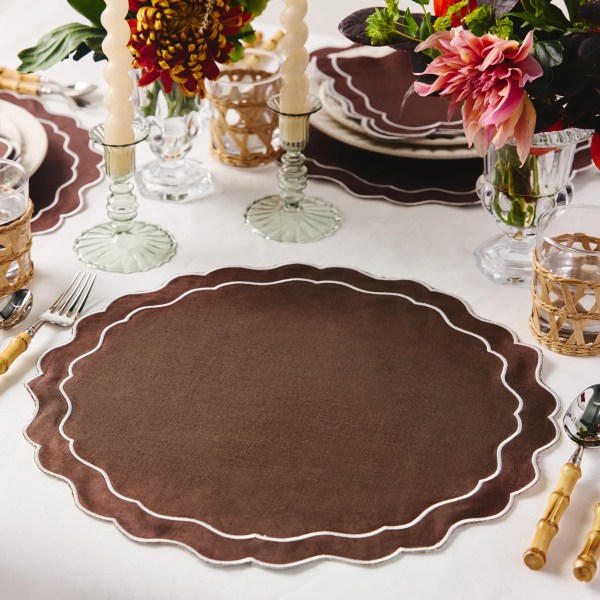 Set of 4 - Linen Scalloped Edged Napkins - Chocolate