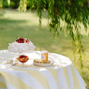 Lemon Grove Tablecloth - Round
