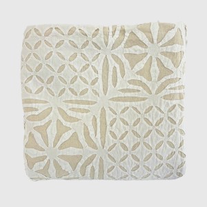 Cutwork Appliqué Cream Bedspread