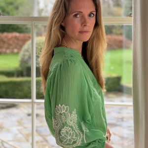 Cotton green shirt with pretty embroidery