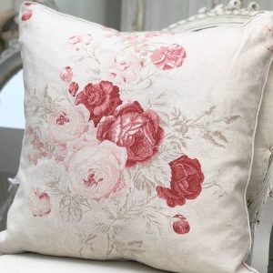 Red roses cushion