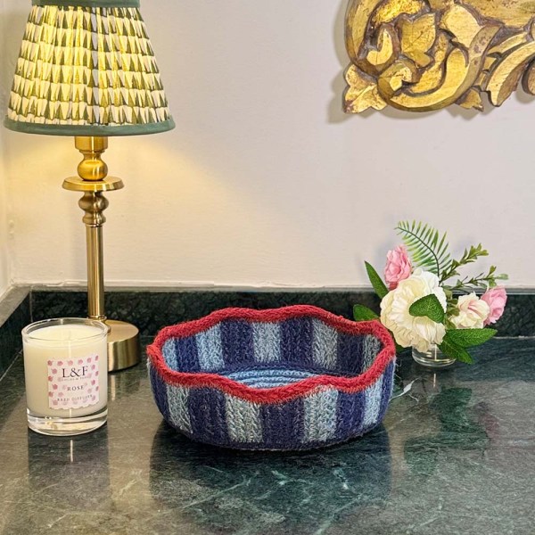 STRIPY SCALLOPED MINI BASKET - BLUEBERRY