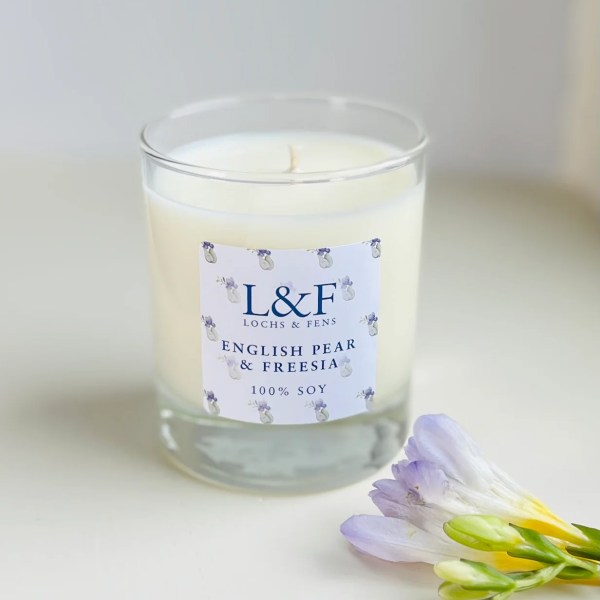 SINGLE WICK SOY CANDLE - ENGLISH PEAR & FREESIA