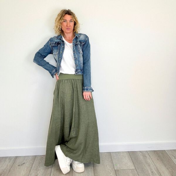 stunning khaki green linen maxi skirt with a white t-shirt and denim jacket