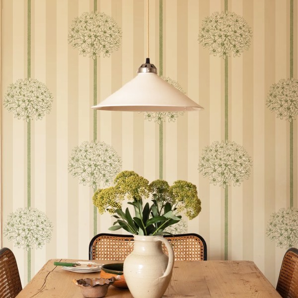 Allium Parterre Small Scale Wallpaper