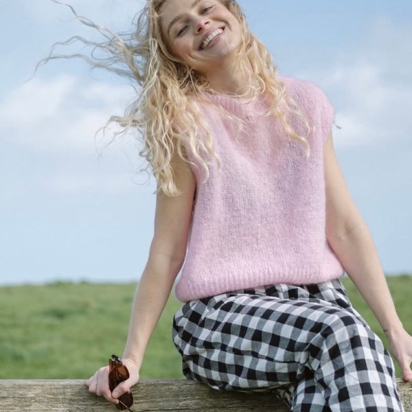 Monika Cropped Mohair Vest -Soft Pink