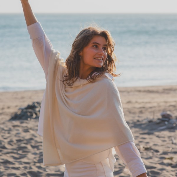 Poncho 100% Mongolian Cashmere in 3 colours