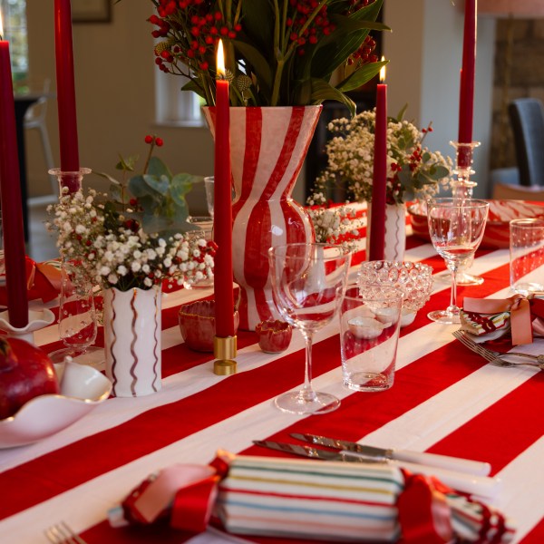 Red & white table cloth
