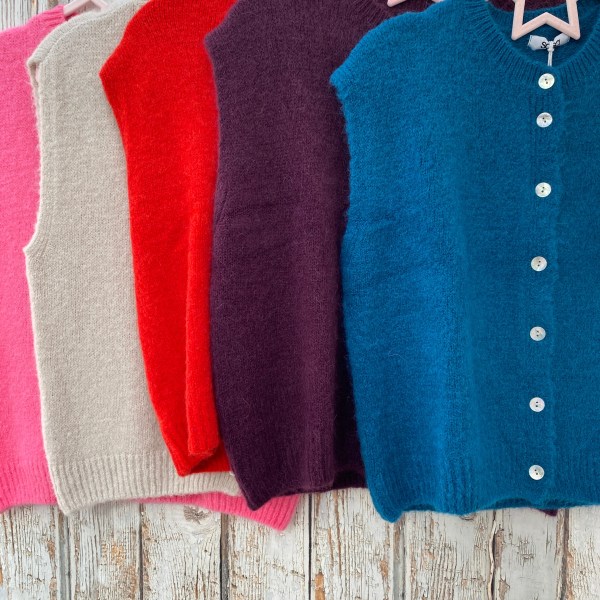 Baby Alpaca Mix Sleeveless Cardigan