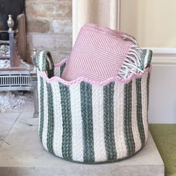 STRIPY SCALLOPED XL BASKET - FIG